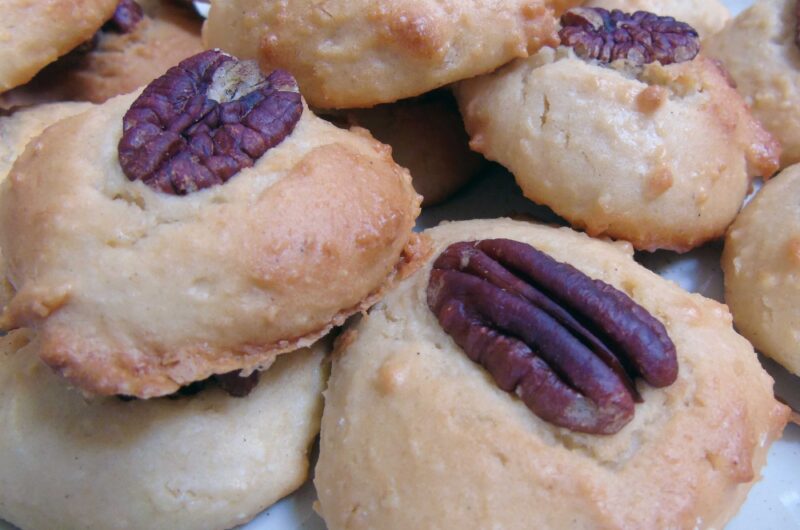 Easy almond biscuits
