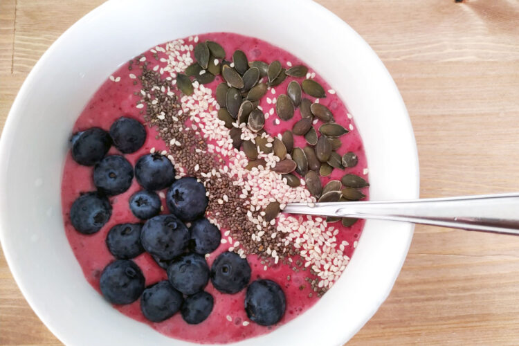 Banana smoothie bowl
